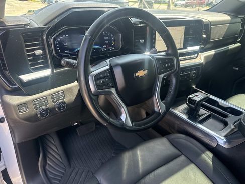 Used 2024 Chevrolet Silverado 1500 LTZ w/ LTZ Convenience Package II AWD/4WD image 18
