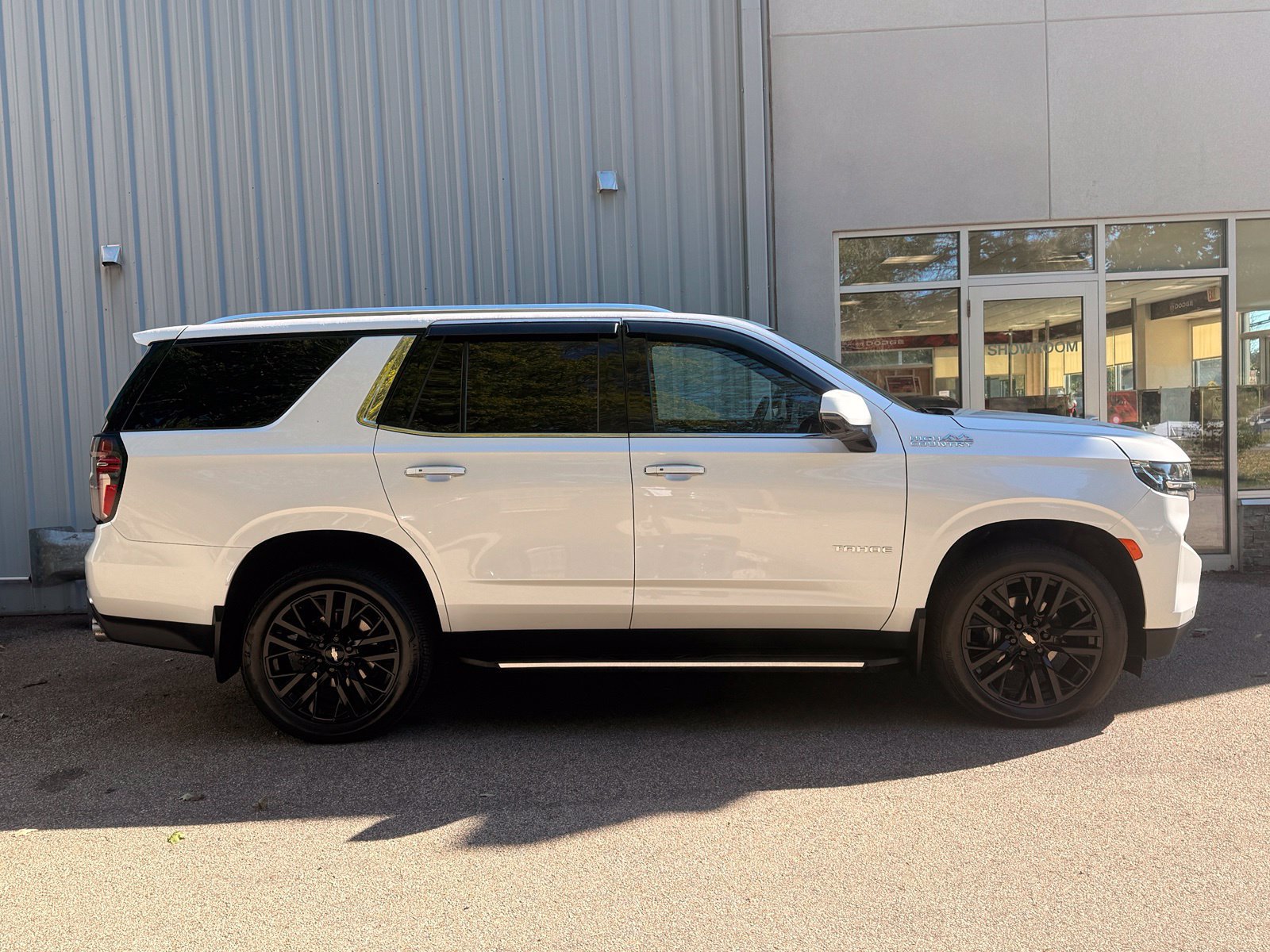 Used 2023 Chevrolet Tahoe High Country AWD/4WD image 9
