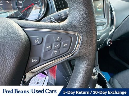 Used 2017 Chevrolet Cruze LT image 34