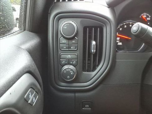 Used 2025 Chevrolet Silverado 1500 Custom AWD/4WD image 13