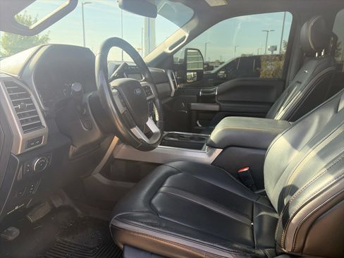 Used 2020 Ford F250 Platinum w/ FX4 Off-Road Package AWD/4WD image 14