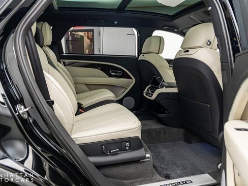 Used 2024 Bentley Bentayga Extended Wheelbase image 26