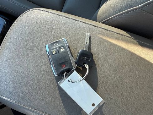 Used 2015 GMC Canyon SLT w/ Driver Alert Package RWD image 24