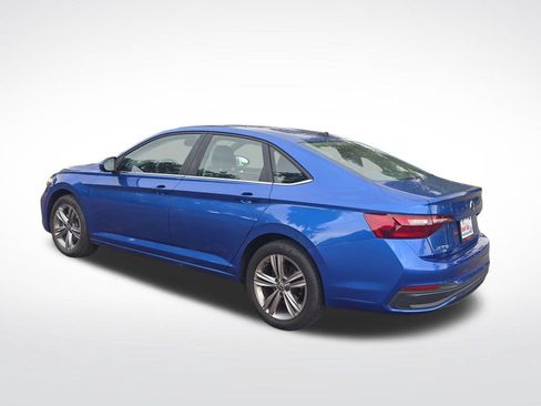 Used 2022 Volkswagen Jetta SE FWD image 3
