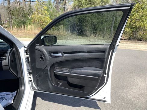 Used 2021 Chrysler 300 S w/ S Model Appearance Package RWD image 29