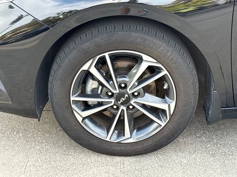 Used 2024 Kia Forte LXS image 11