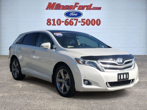 Used 2015 Toyota Venza XLE image 2