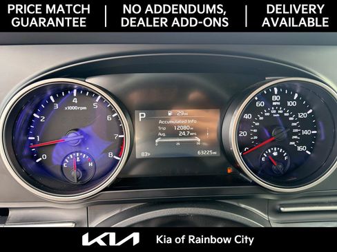 Used 2024 Kia Carnival LX FWD image 16