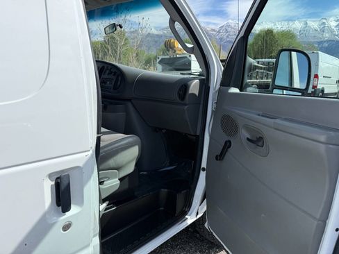 Used 2008 Ford E-250 and Econoline 250 RWD image 17
