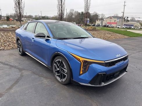 Used 2025 Kia K4 GT-Line w/ GT-Line Premium Package image 3