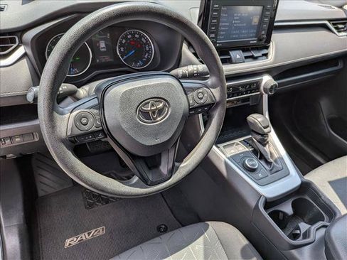 Used 2020 Toyota RAV4 XLE w/ Carpet Mat Package AWD/4WD image 8