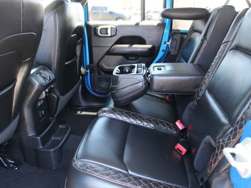 Used 2023 Jeep Wrangler Unlimited Sahara AWD/4WD image 43