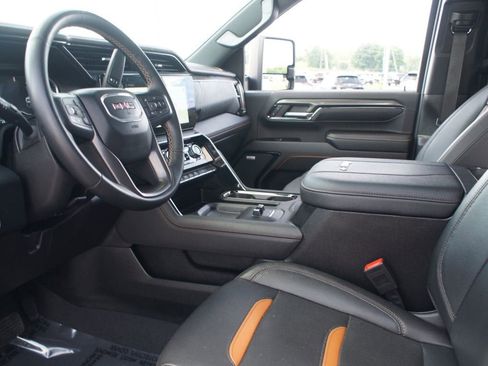 Used 2024 GMC Sierra 2500 AT4 w/ AT4 Premium Plus Package AWD/4WD image 13