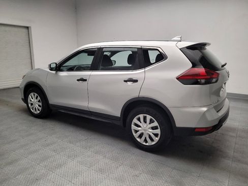 Used 2020 Nissan Rogue S FWD image 3