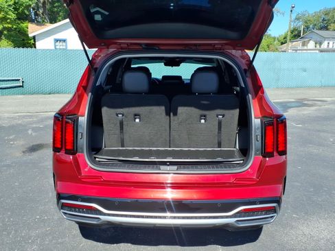 Used 2023 Kia Sorento S w/ Panoramic Sunroof Package FWD image 19