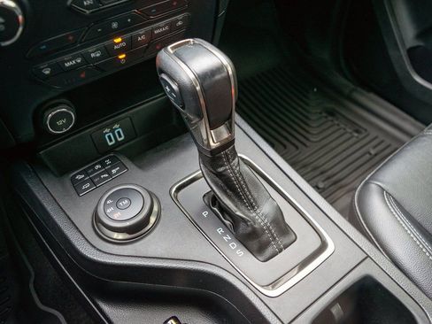 Used 2019 Ford Ranger Lariat w/ Equipment Group 501A Mid image 18