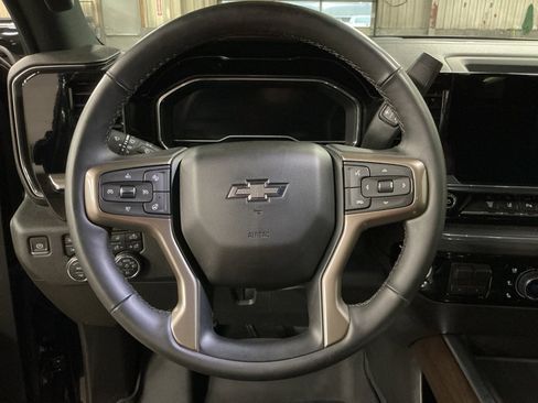 Used 2024 Chevrolet Silverado 2500 High Country w/ High Country Premium Package image 18