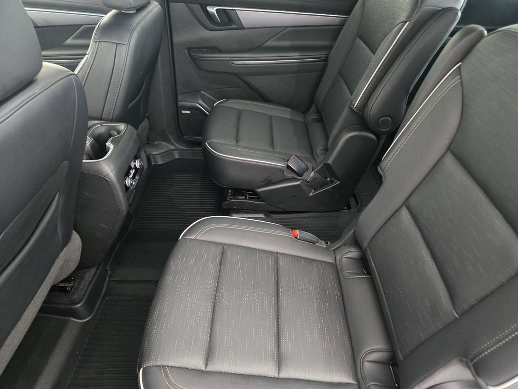Used 2025 Buick Enclave Sport Touring w/ Power Package FWD image 34