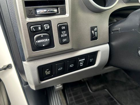 Used 2014 Toyota Sequoia Platinum image 12