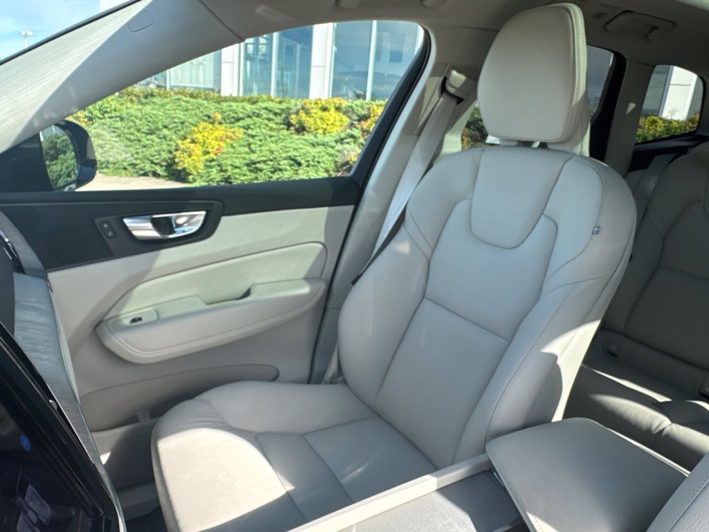 Certified 2025 Volvo XC60 T8 Plus w/ Protection Package Premier AWD/4WD image 36