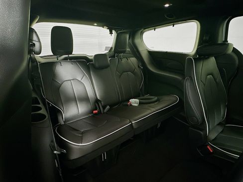 New 2027 Chrysler Pacifica Limited w/ S Appearance Package FWD image 29