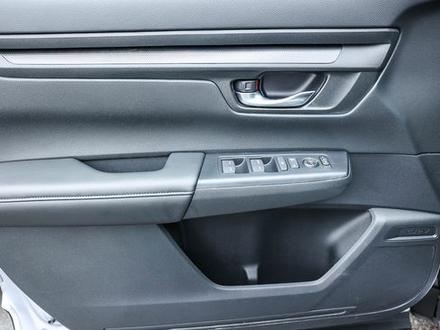 Used 2025 Honda CR-V LX image 27