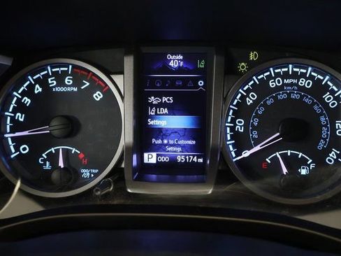 Used 2018 Toyota Tacoma SR5 image 16