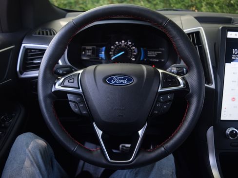 Used 2024 Ford Edge ST-Line AWD/4WD image 4