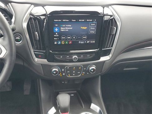 Certified 2023 Chevrolet Traverse RS image 16