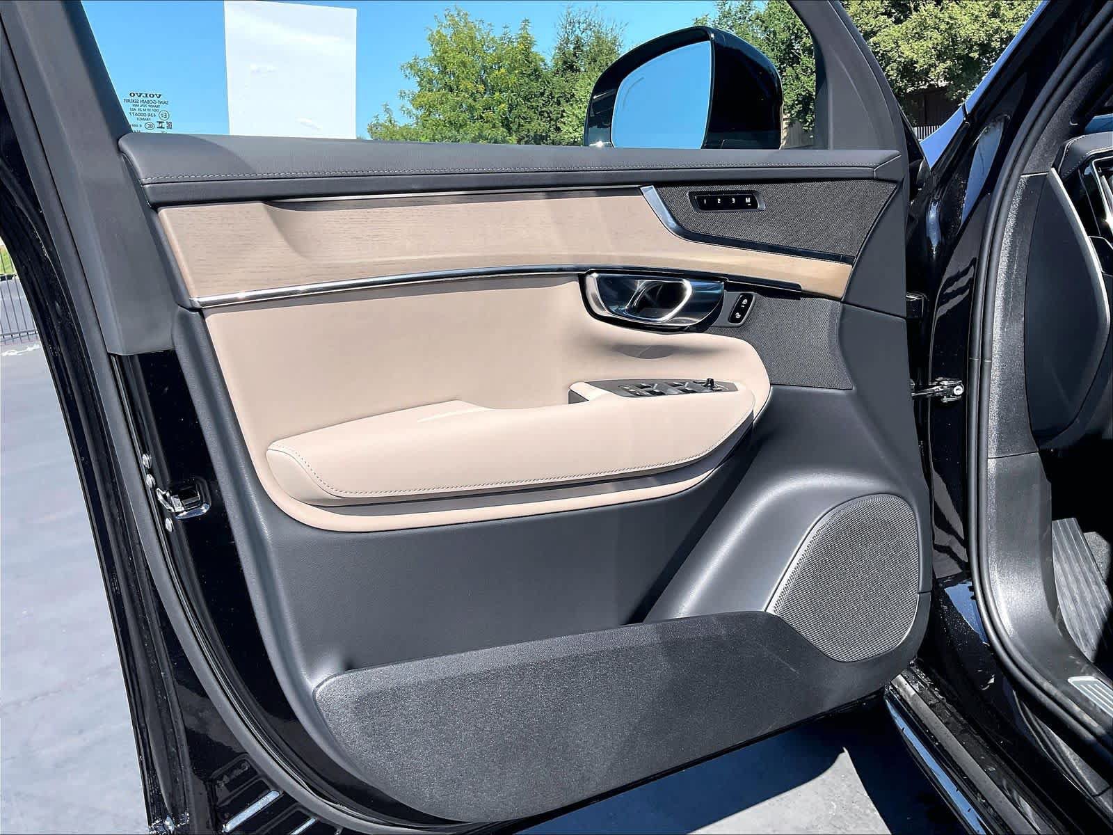 New 2027 Volvo XC90 B5 Core AWD/4WD image 24