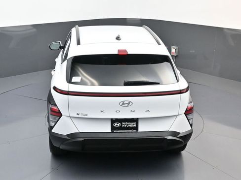 Certified 2025 Hyundai Kona SEL FWD image 17