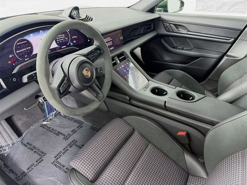 New 2025 Porsche Taycan image 4
