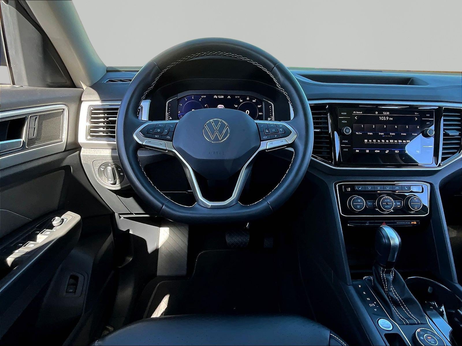 Used 2023 Volkswagen Atlas SEL AWD/4WD image 8