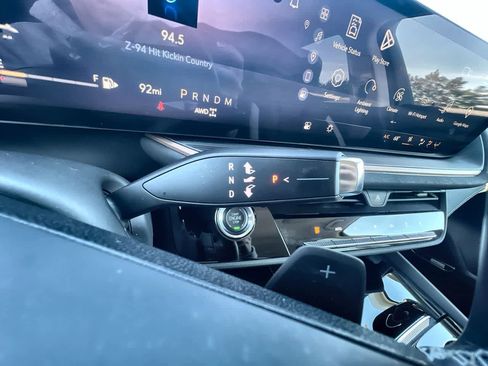 Used 2025 Buick Envision Sport Touring image 16