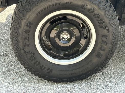 Used 2024 Ford Bronco Heritage Edition AWD/4WD image 9