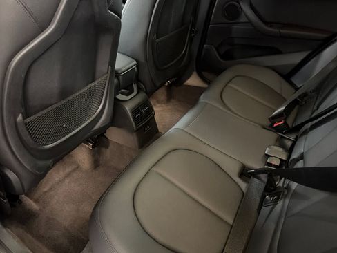 Used 2019 BMW X1 xDrive28i w/ Convenience Package AWD/4WD image 4