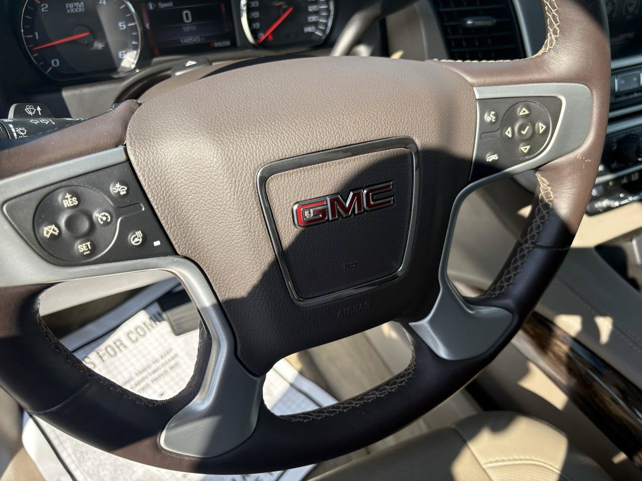 Used 2015 GMC Yukon SLT w/ Open Road Package AWD/4WD image 19