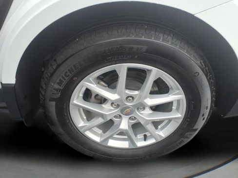 Certified 2024 Chevrolet Equinox LT w/ LPO, Floor Liner Package FWD image 14