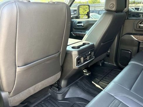 Used 2023 GMC Sierra 3500 Denali w/ Denali Ultimate Package image 17