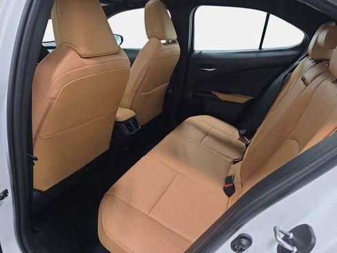 Used 2024 Lexus UX 250h AWD w/ Premium Package image 12