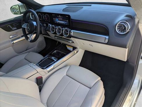 Certified 2025 Mercedes-Benz GLB 250 image 24