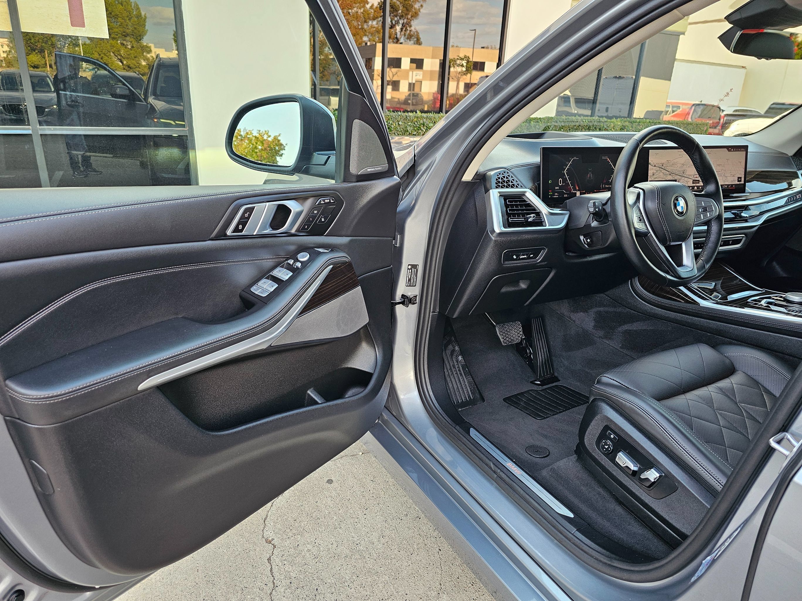 Used 2025 BMW X7 xDrive40i AWD/4WD image 12