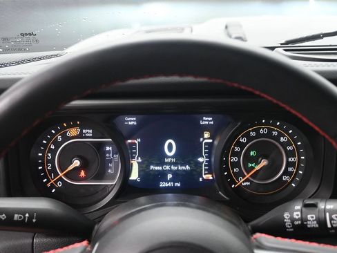 Used 2024 Jeep Wrangler Unlimited Rubicon AWD/4WD image 13