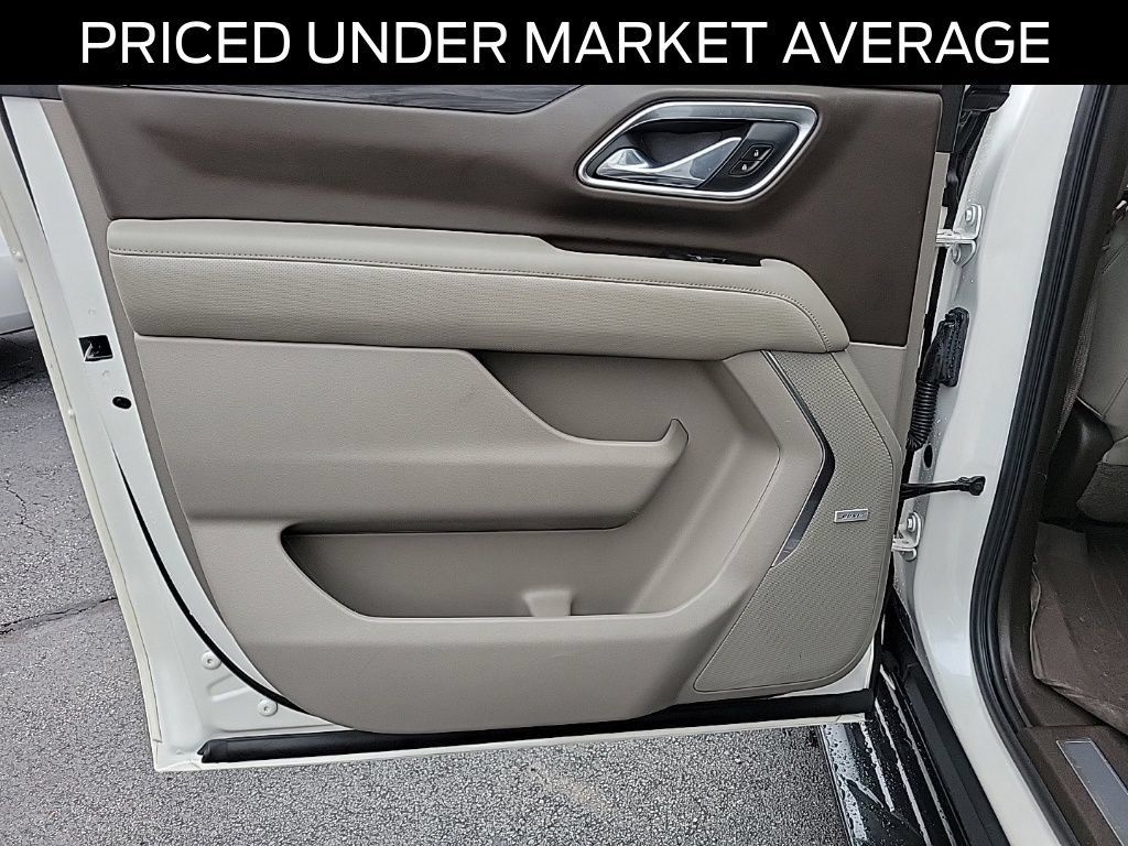 Used 2021 GMC Yukon XL SLT w/ SLT Luxury Plus Package AWD/4WD image 16