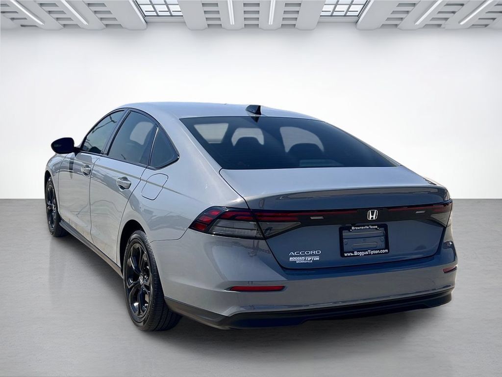 Used 2025 Honda Accord SE image 5