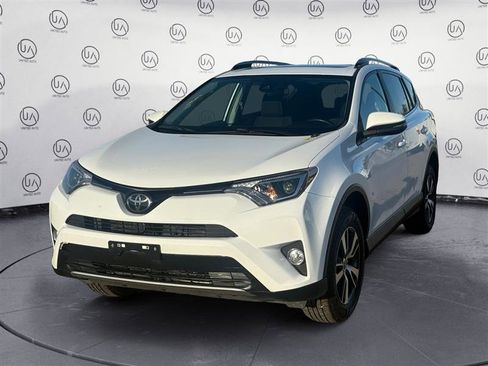 Used 2018 Toyota RAV4 XLE image 1