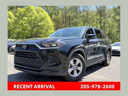 Used 2025 Toyota Grand Highlander FWD image 1