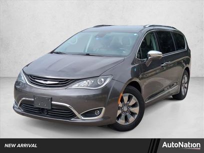 Used 2019 Chrysler Pacifica Limited w/ Advanced Safetytec Group