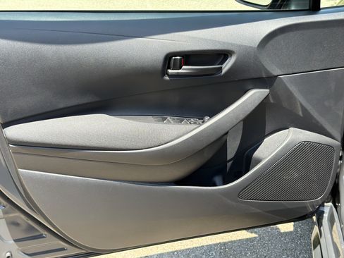 Used 2025 Toyota Corolla LE FWD image 10