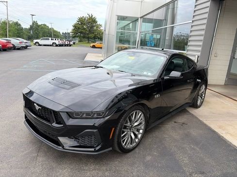 Used 2025 Ford Mustang GT Premium RWD image 2